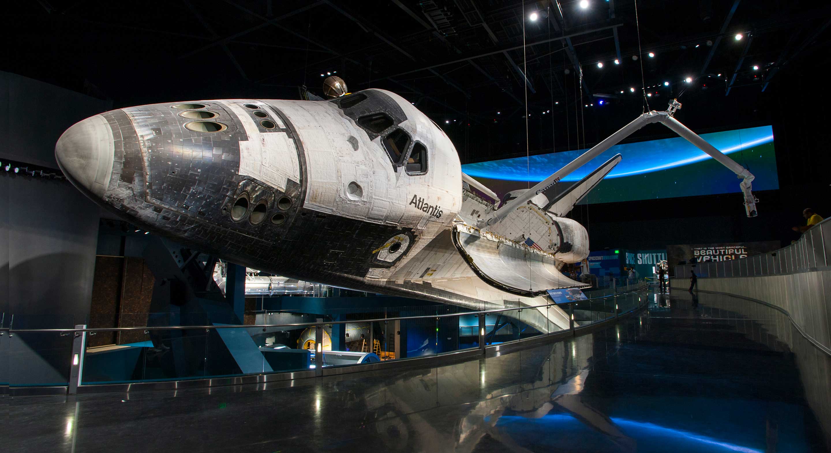 Kennedy-Space-Center-Visitor_Space-Shuttle-Atlantis_2